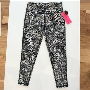 Betsey Johnson leopard print  leggings